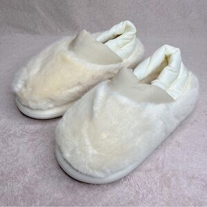 Faux Fur Cozy Indoor/Outdoor Slippers-Cream-Women 10.5-Loungewear-Winter-NEW